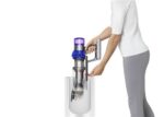 Aspiradora vertical Dyson V15 Detect Fluffy de 660 W, color gris - Imagen 3