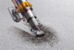 Aspiradora vertical Dyson V15 Detect Absolute de 660 W, color gris - Imagen 4
